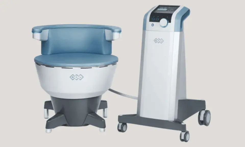 En stol och en kontrollenhet för emsella behandling. Denna innovativa metod stärker bäckenbottenmuskulaturen.